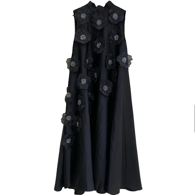 ชุดเดรสยาวลำลองสีชมพู แขนกุด ผูกหลัง ดีไซน์ดอกไม้สามมิติ สไตล์ดาราแฟชั่น ปี 2025