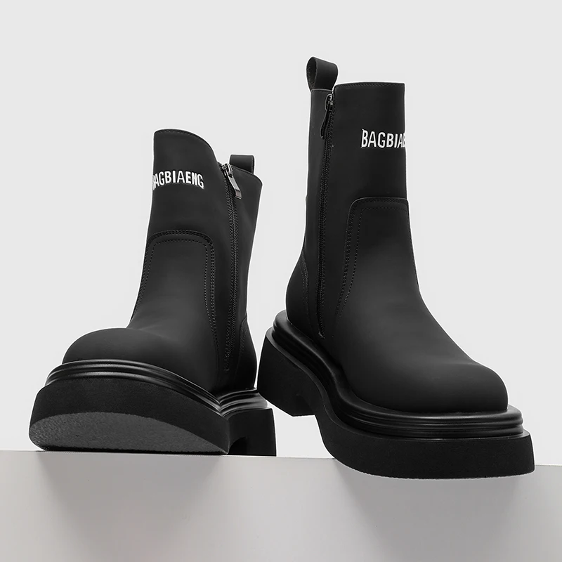 Black Letter Printed Thick Soled Mid Top Men Boots with Side Zippers Adding A Cool Street Style Versatile Boots for Couples