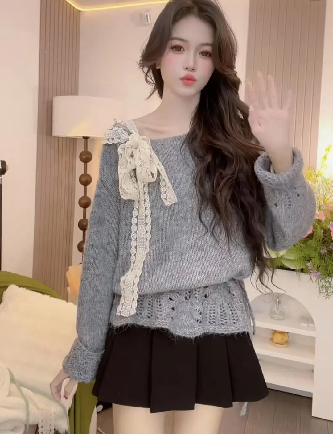 

Lazy wind hollow long-sleeved knitted sweater women's 2025 autumn new loose and thin versatile design niche top