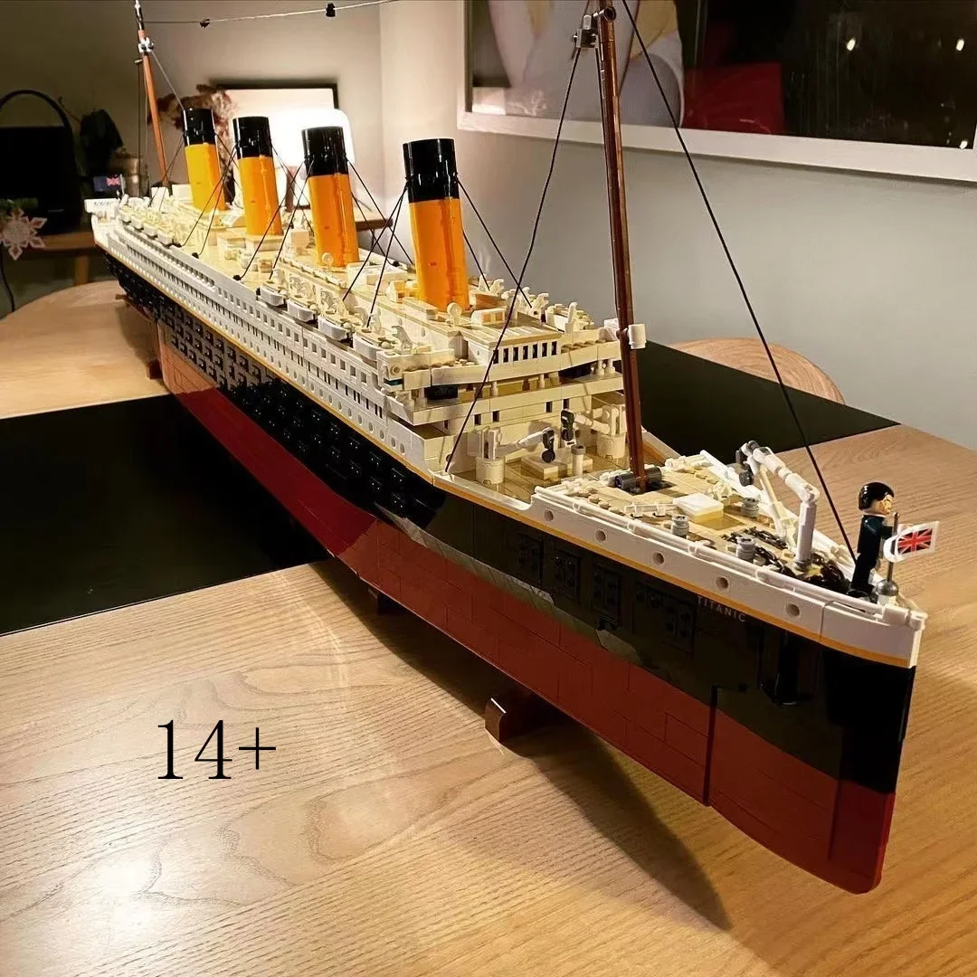 

New 9090Pcs Large Cruise Boat Ship Model Home Decoration Diy Boys Gift Compatible with 10294