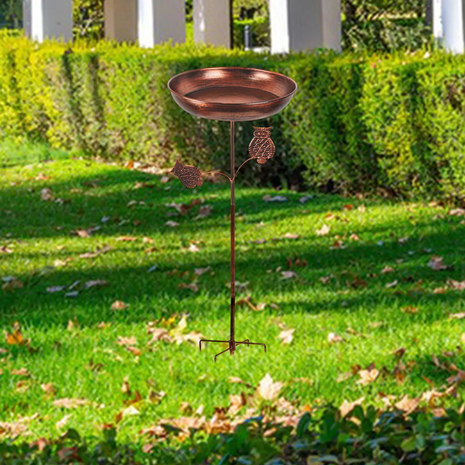 

Чугунная кормушка-чаша для птиц с функцией питьевого поилки, легко устанавливается на металлическом колышке