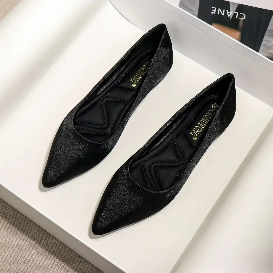 Women's Flat Shoes Moccasins Lastest Pointed Toe Ladies Footwear Korean Style a 2025 Trend Casual Chic and Elegant Young