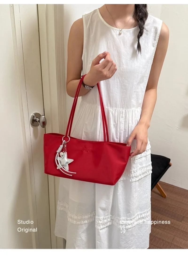 CEEKAY Minimalistische Handtasche aus massivem Nylon, zwei Tragemöglichkeiten, Metall-Sternanhänger, für Mädchen, vielseitig einsetzbar, frische, tägliche Unterarm-Umhängetasche – Detail 14