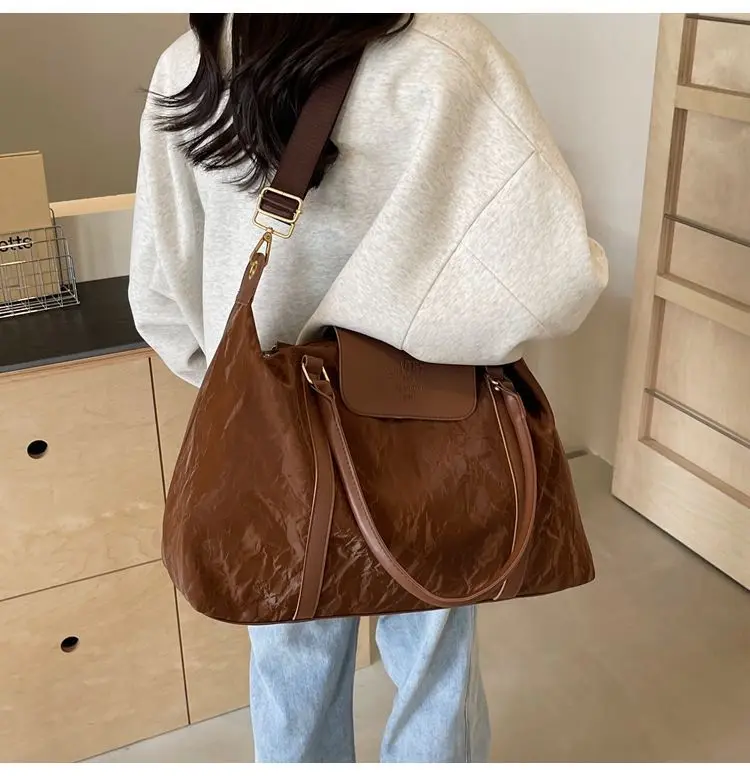 

Short Trip Bag for Women: Swimming, Business Trips, Fitness, Yoga Lightweight, High-Capacity External Handbag