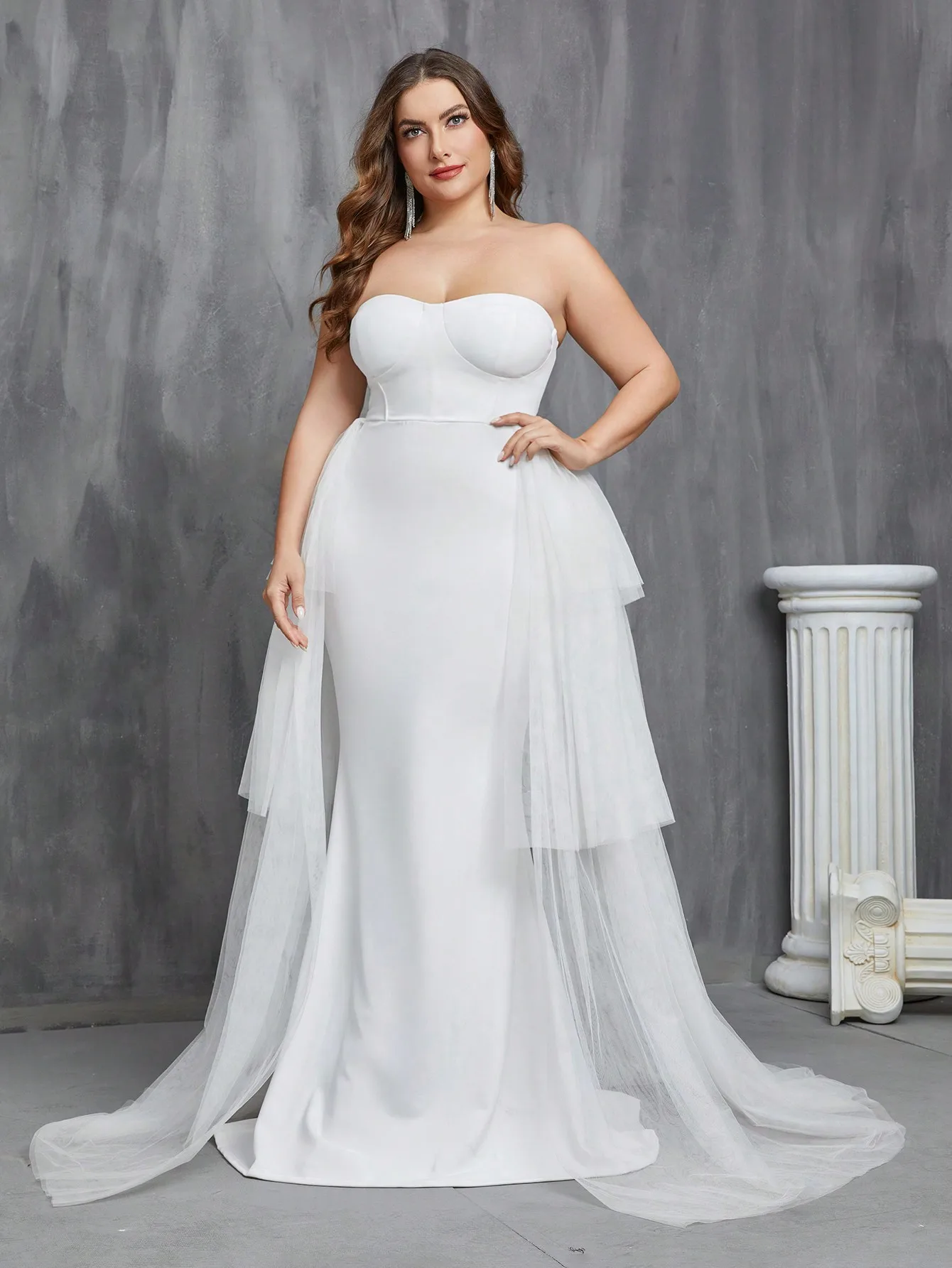 

Plus Mesh Overlay Mermaid Hem Tube Wedding Dress