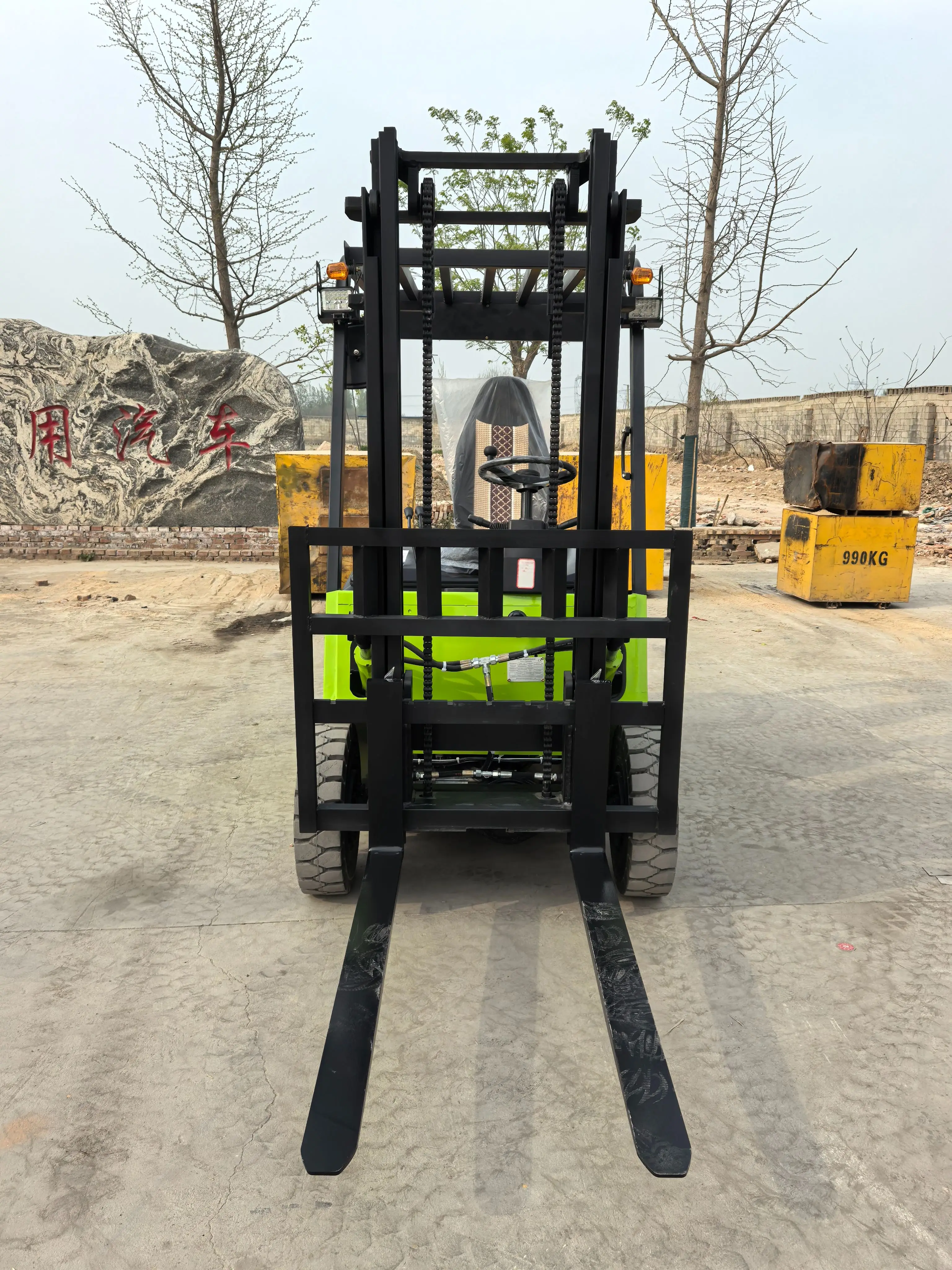 1.5 Ton Lithium Electric Forklift - Light Duty Warehouse Material Handling New Energy Forklift