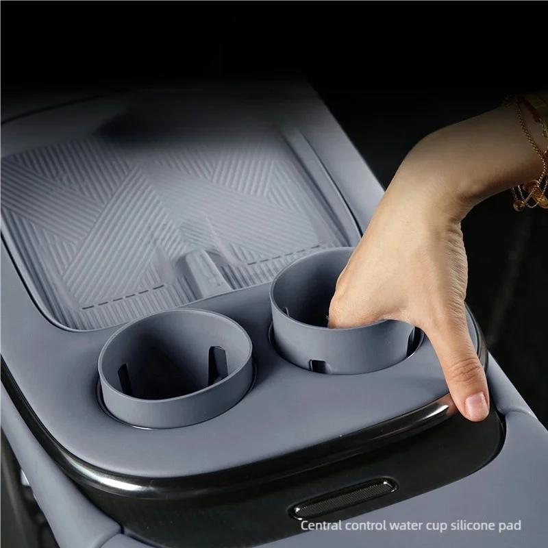 Silicone Waterproof & Non-Slip Center Console Cup Holder Mat/Protective Pad for 2026–2027 Xpeng G7