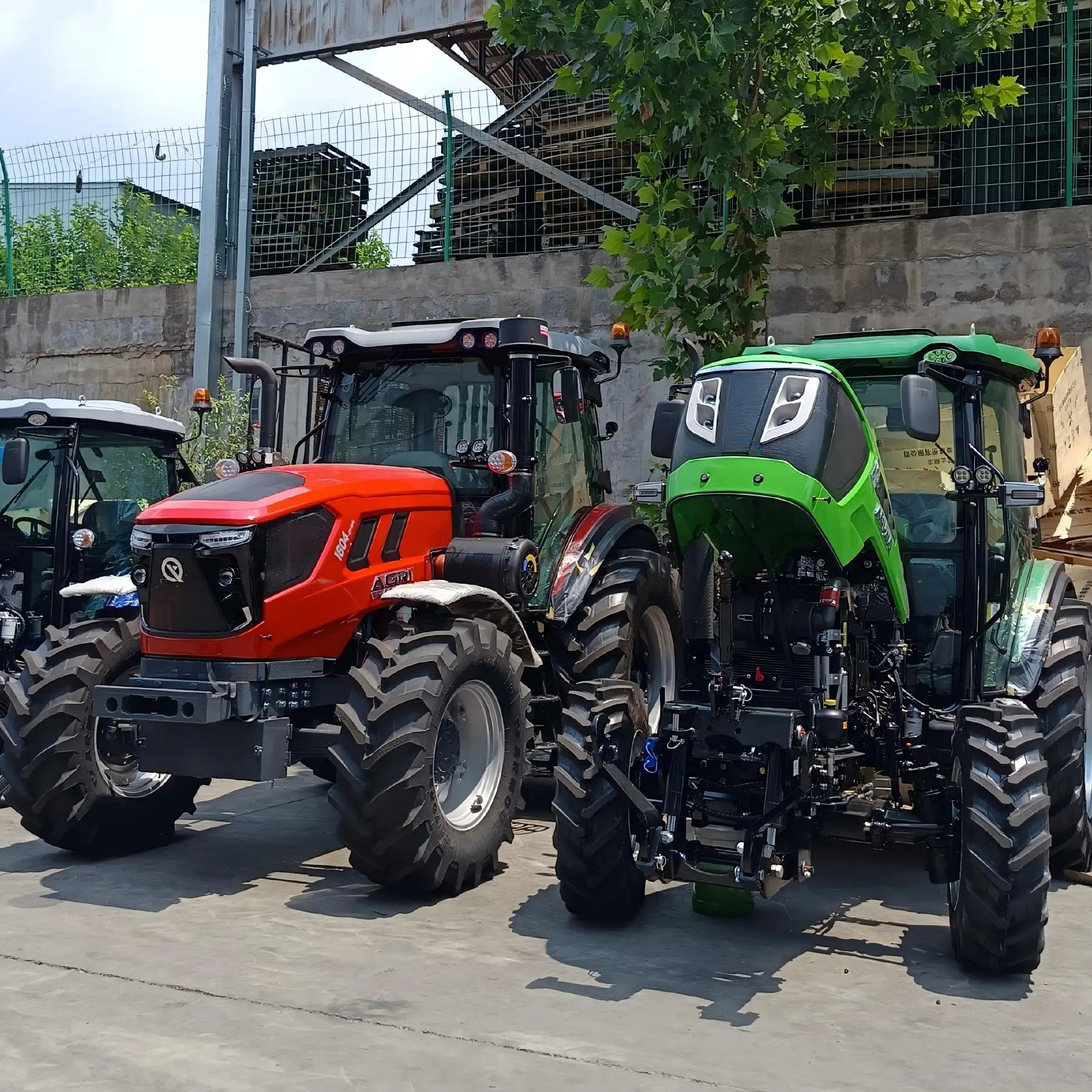 Precios de Tractores Chinos 4x4 Diésel Agrícolas 100 Hp 4wd Diésel Pequeños Mini Tractores Agrícolas Chinos 4x4