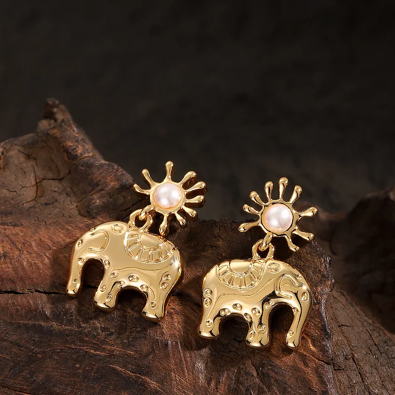 

Stylish and exquisite, simple earrings that resemble the Yang and the auspicious birthday month resemble pearl earrings.