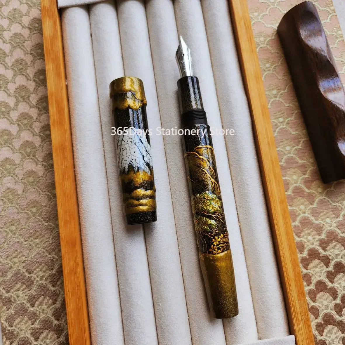 

Snow Mountain Chinese Retro Traditional National Style Hand-painted Raw Lacquer Meat High-maki Painted Lacquer Fountain Pen