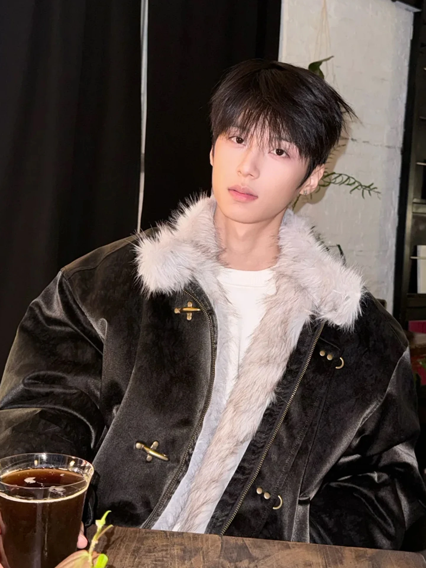 

Thiened Winter Jaet Men's American Retro Wolf King Mountain Eagle Feather Collar Cotton Coat Couple's Stand Collar O...