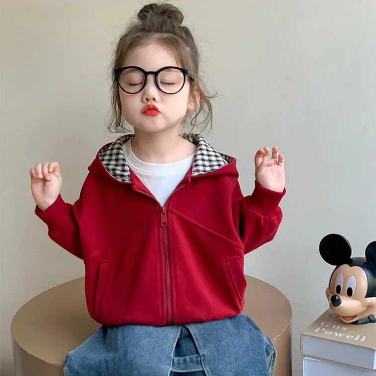 Casaco Infantil Feminino 2025 Primavera e Outono Nova Coleção Roupa Infantil Menina Bebê Estilo Estrangeiro Xadrez com Capuz Forrado Casual Simples para o Dia a Dia