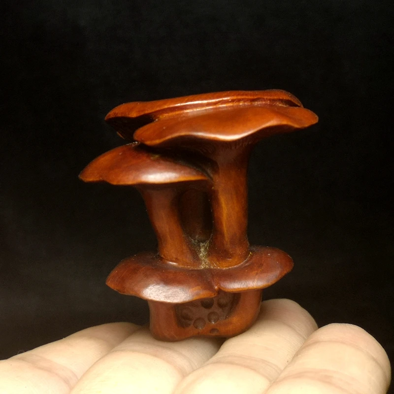 1919 Antique art Size 2 Inch Hand carved Chinese Boxwood Wood Mushroom Figure Pretty Decoration Netsuke Gift Collection