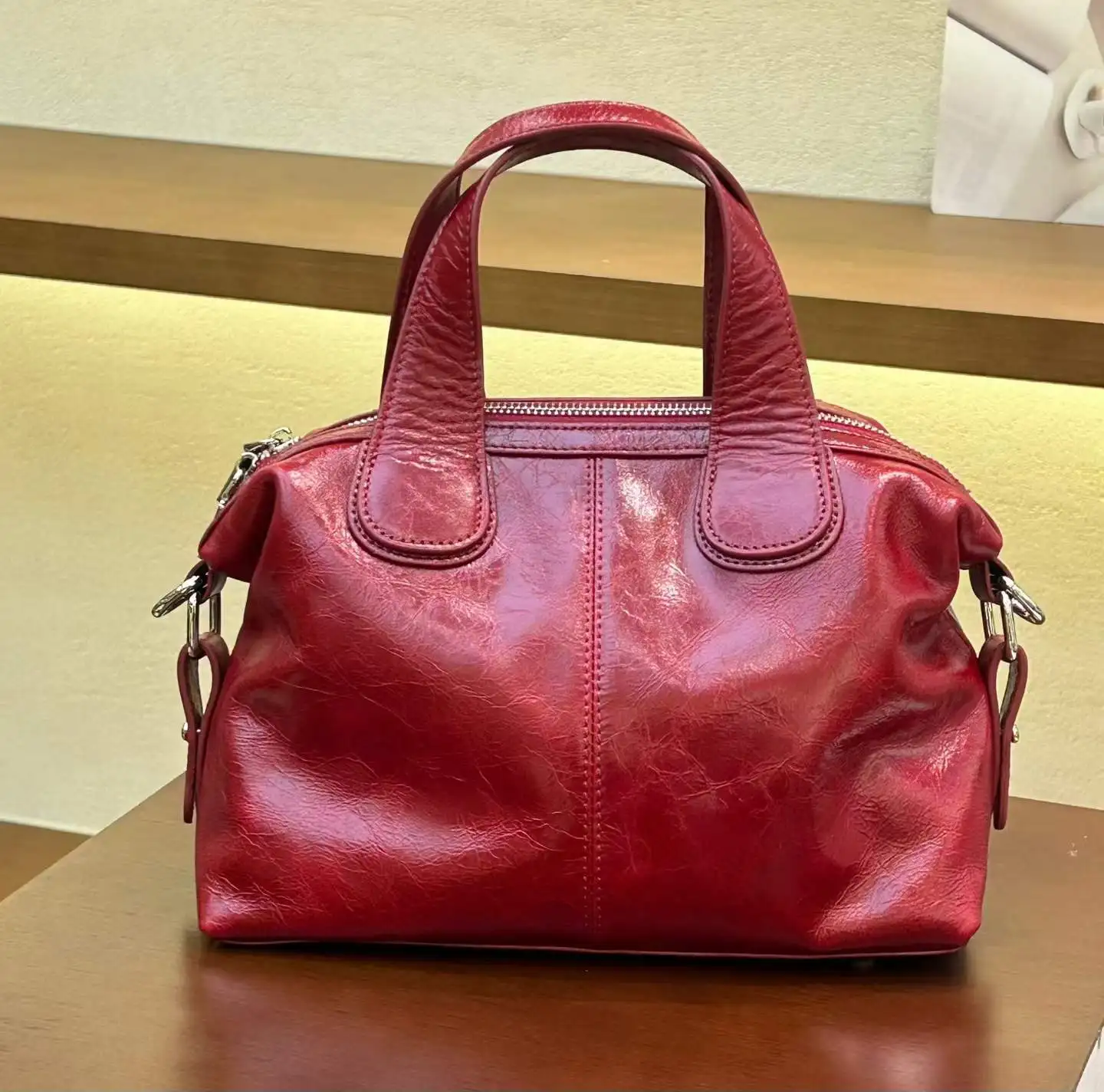 Casual Women Genuine Leather Handbag 2026 New Ladies Oil-wax Cow Leather Tote Bag Female Real Cowhide Shoulder or Cross-body Bag