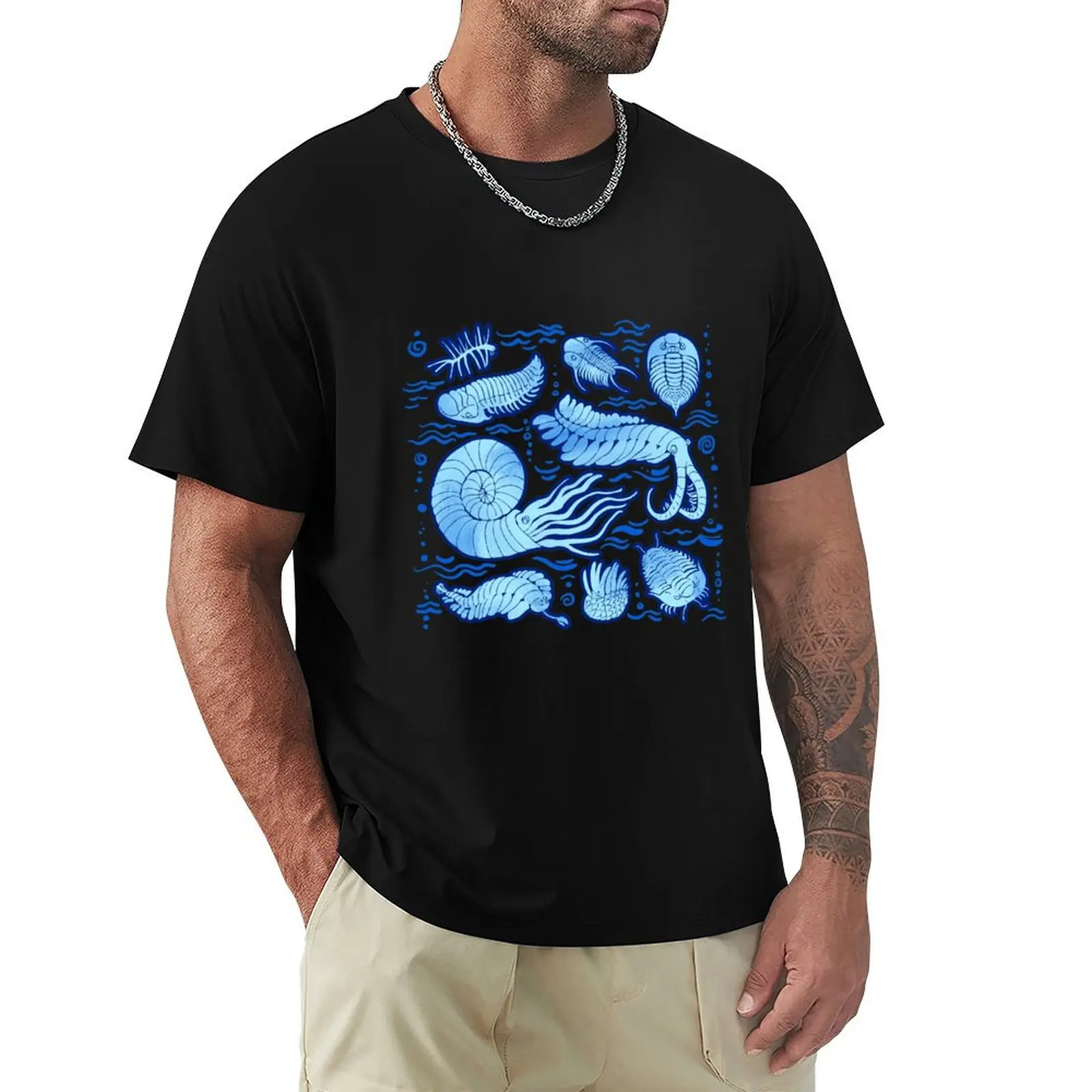 

Ancient sea animals: Trilobites, Anomalocaris, Wiwaxia and others on dark b/g T-Shirt quick-drying plain men workout shirt