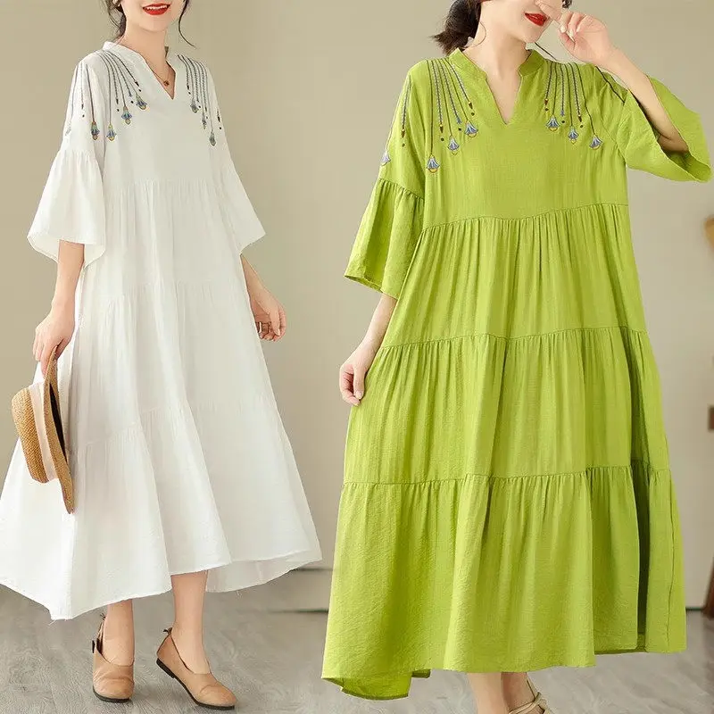 

Large Size Women's Ethnic Dress 2023 Summer New Retro Embroidery Loose Fit Long Dress Design 3/4 Sleeve Beach Clothing z2556