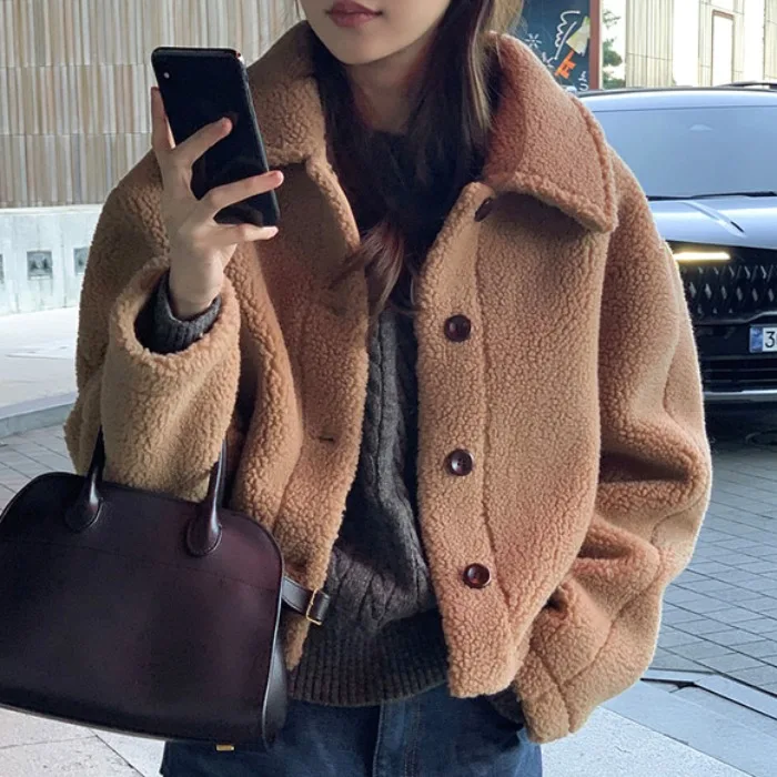 패셔너블 캐주얼 양털 자켓 빈티지 디자인 나이를 잊게 하는 겨울 코트 한국 스타일 폴리에스터 소재 중간 길이