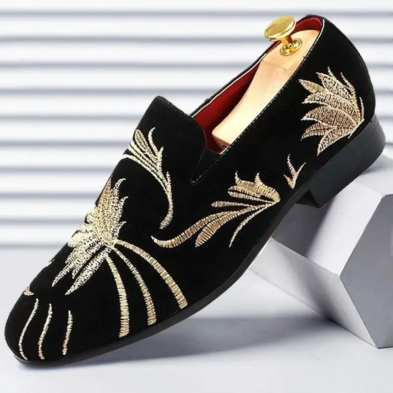 

Men's Fashion Suede Leather Embroidery Loafers Mens Casual Printed Moccasins Wedding Shoes Man Party Driving Flats Sizes 38-48