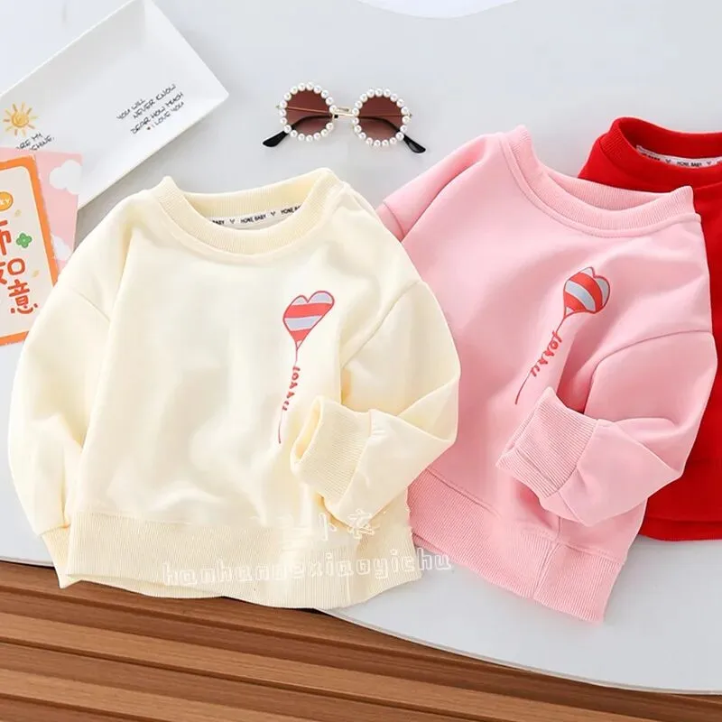 Felpa con cappuccio per ragazze 2024 nuova primavera e autunno top per bambini versione coreana allentata cartoon love print abbigliamento esterno per bambini