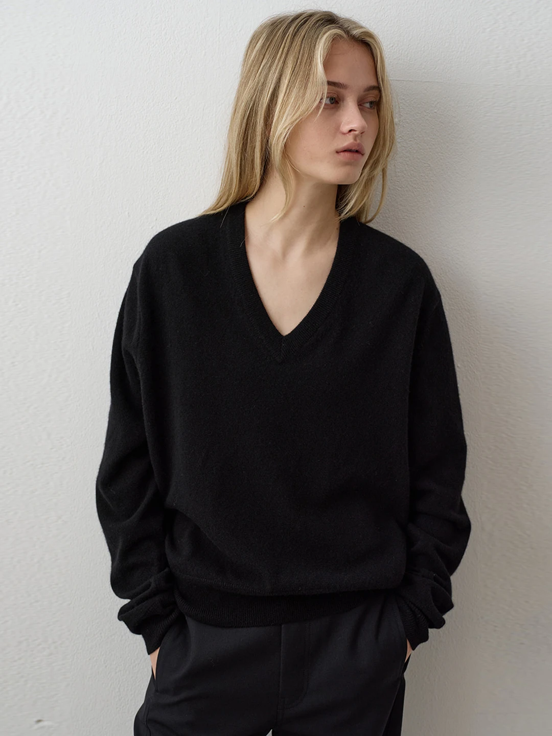 

Pullover V-neck Sweater Women's 2025 Autumn and Winter New Designer 90% Wool Knitted Sweater