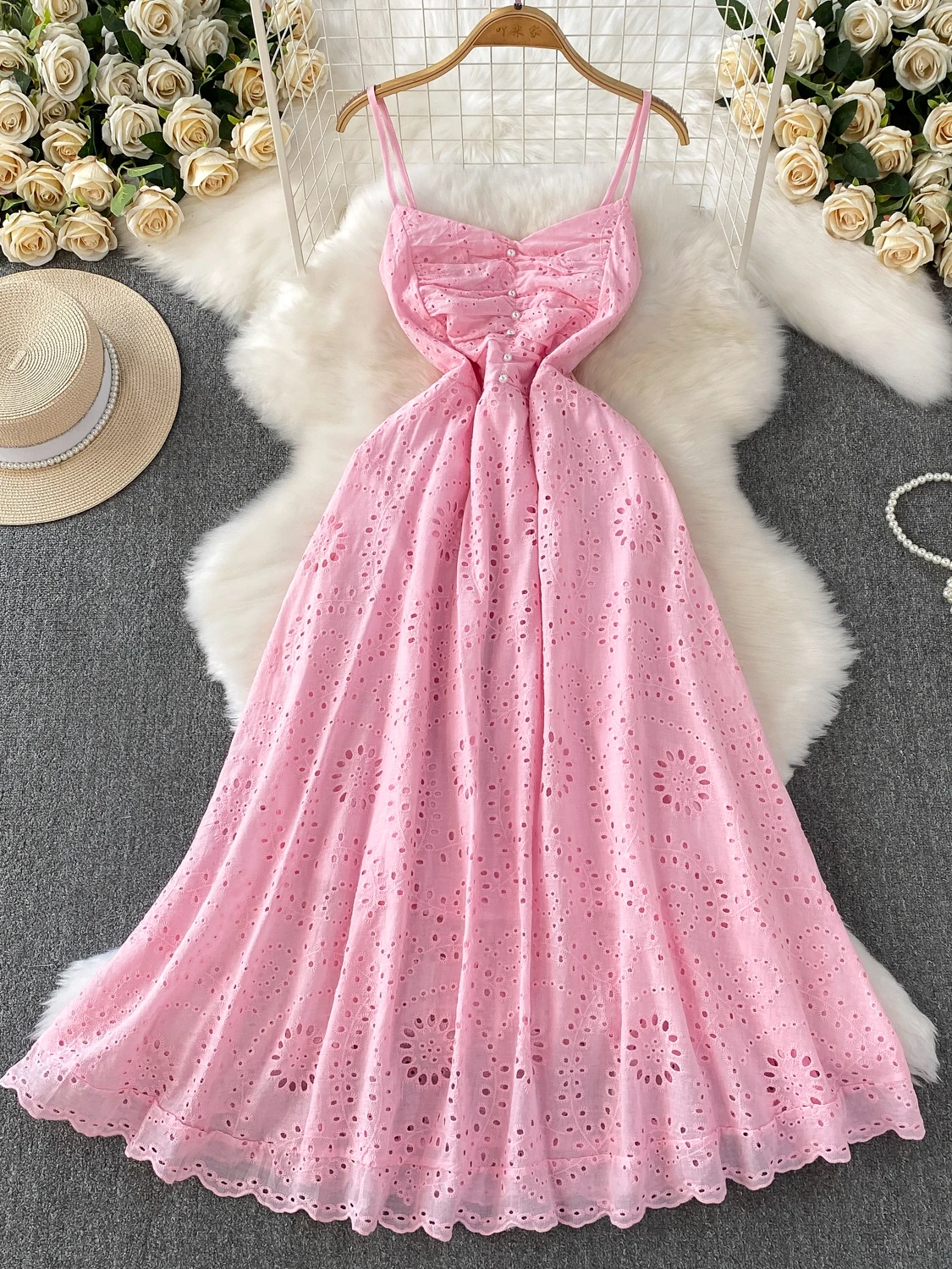 Abito elegante con bretelle con scollo a V rosa alla moda Abito estivo da donna con ricamo in pizzo cavo all'uncinetto sottile Abito lungo sottile Boho Party