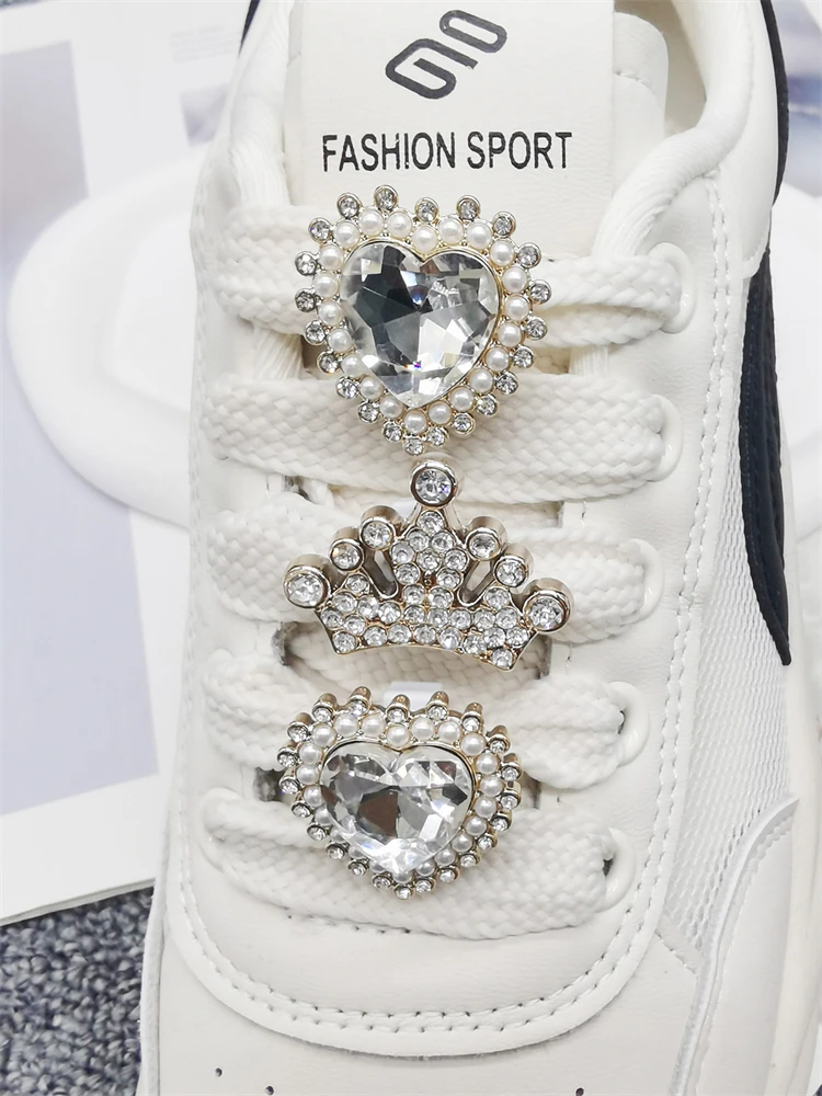 2PCS Luxus Bling Schuh Spitze Charms ABS Strass Schnalle Dekoration DIY Goldene Krone Schnürsenkel Clips Zubehör Fit Frauen Stiefel – Detail 12