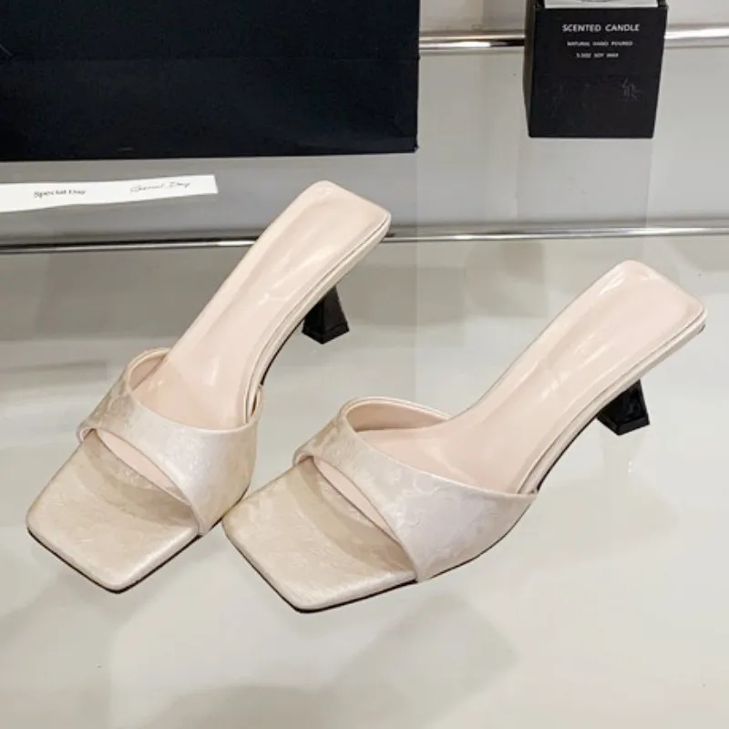 صنادل نسائية حريرية عالية الجودة بمقدمة مربعة الشكل، صنادل كعب رفيعة ضحلة أنيقة ومريحة، أحذية رسمية من العلامة التجارية #3