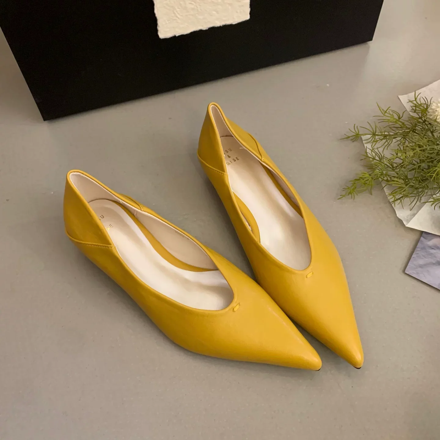 2026 Neue Marken-Damenpumps Elegante Dünne High Heels Modische Spitze Flache Slip-On Schuhe – Detail 13