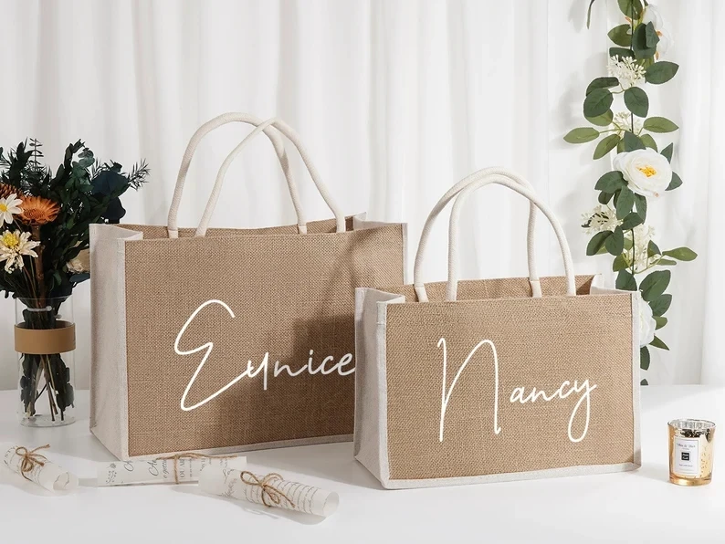 Sacs fourre-tout en toile de jute personnalisés avec nom personnalisé, sacs cadeaux de demoiselle d'honneur, sac fourre-tout en jute, cadeau de Thanksgiving, sacs de shopping de mariage