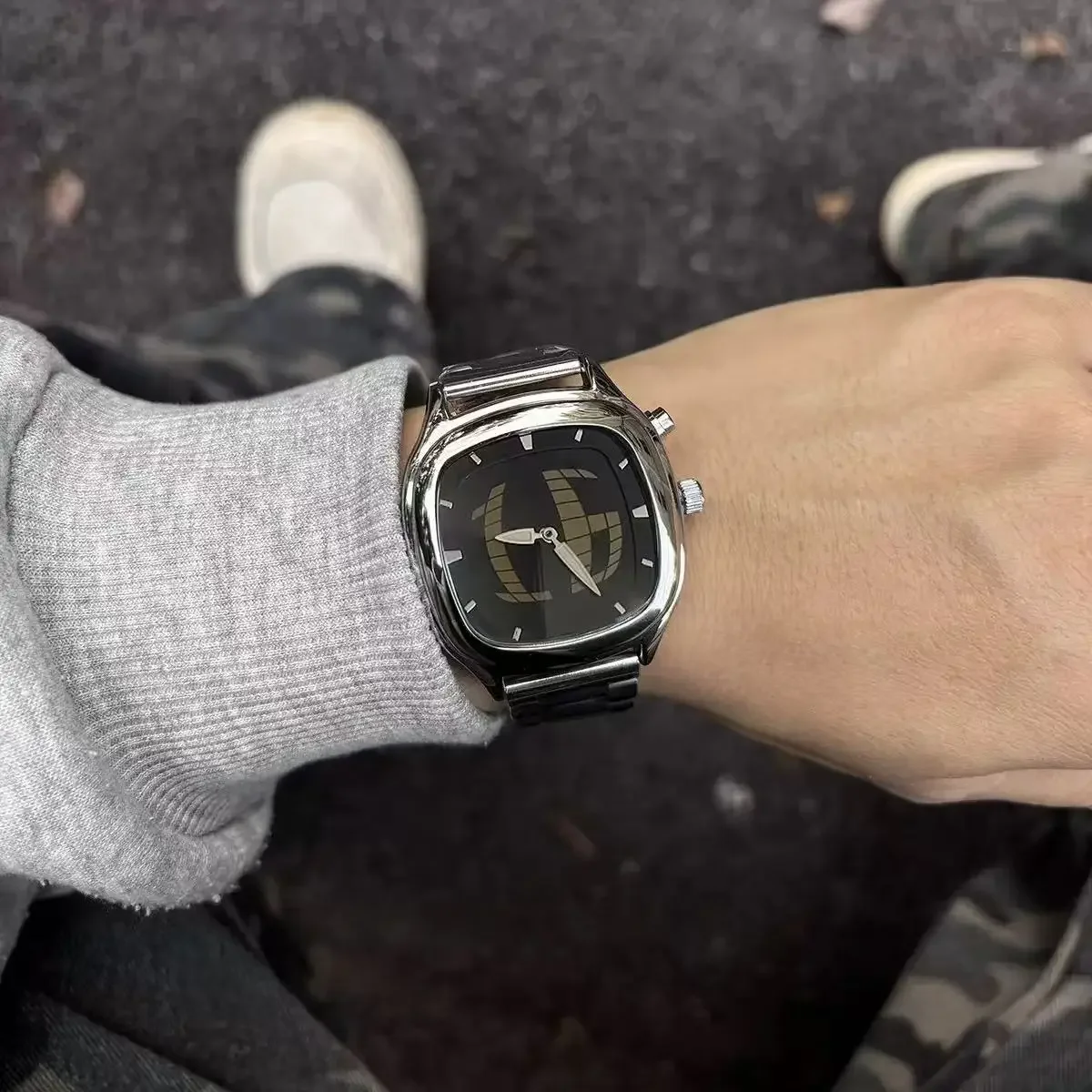 Рисунок 2 - Y2K мужские кварцевые часы указатель