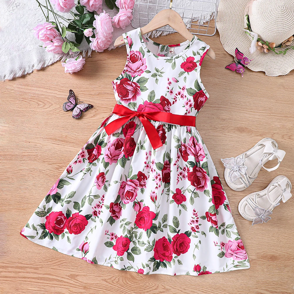 A romantic floral countryside vacation style bow tie dress for girls from Zhongda Children\'s School