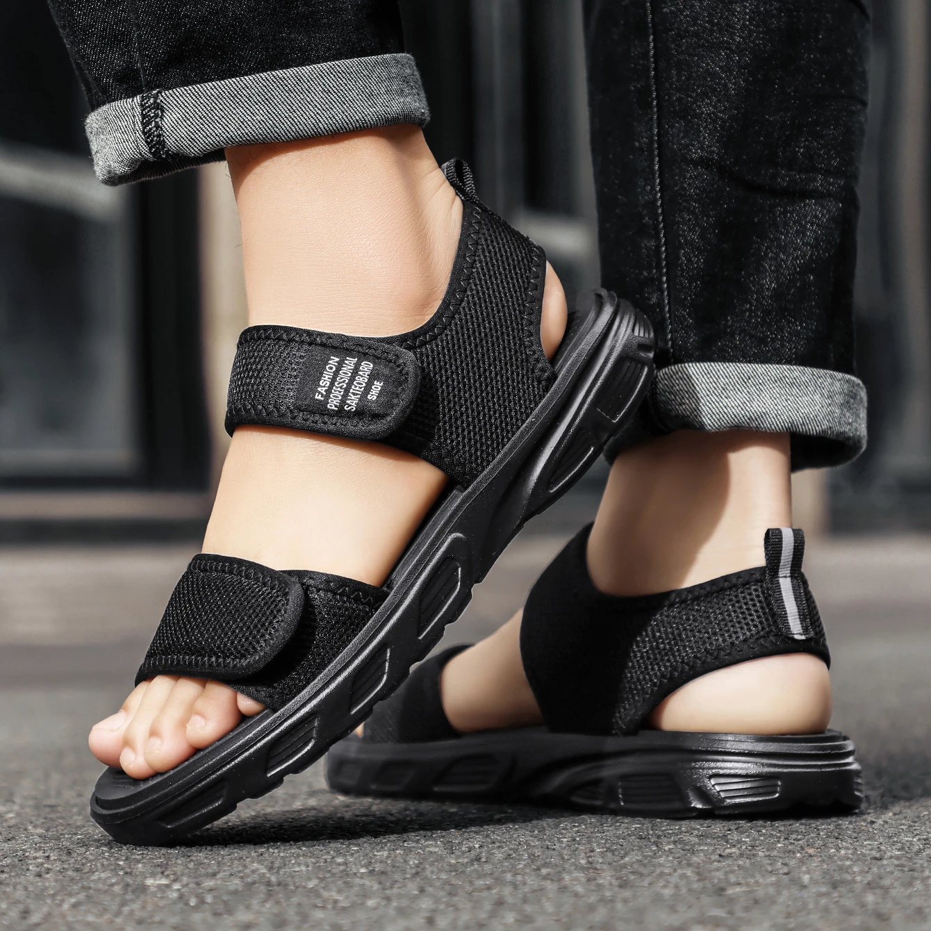 D2658 a Pair of Summer Men's Sandals, New Sports Outdoor Wear-Resistant Non-Slip Shoes, Comfortable Youth Large Size Soft-Soled Casual Beach Shoes