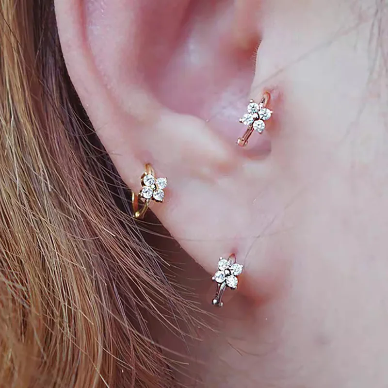 Zierliche Blumen-Ohrclips für Frauen, Piercing-Knorpel-Ohrring, Niedlicher Zirkon in Goldfarbe, Ästhetischer Damenschmuck KDE028 – Detail 4