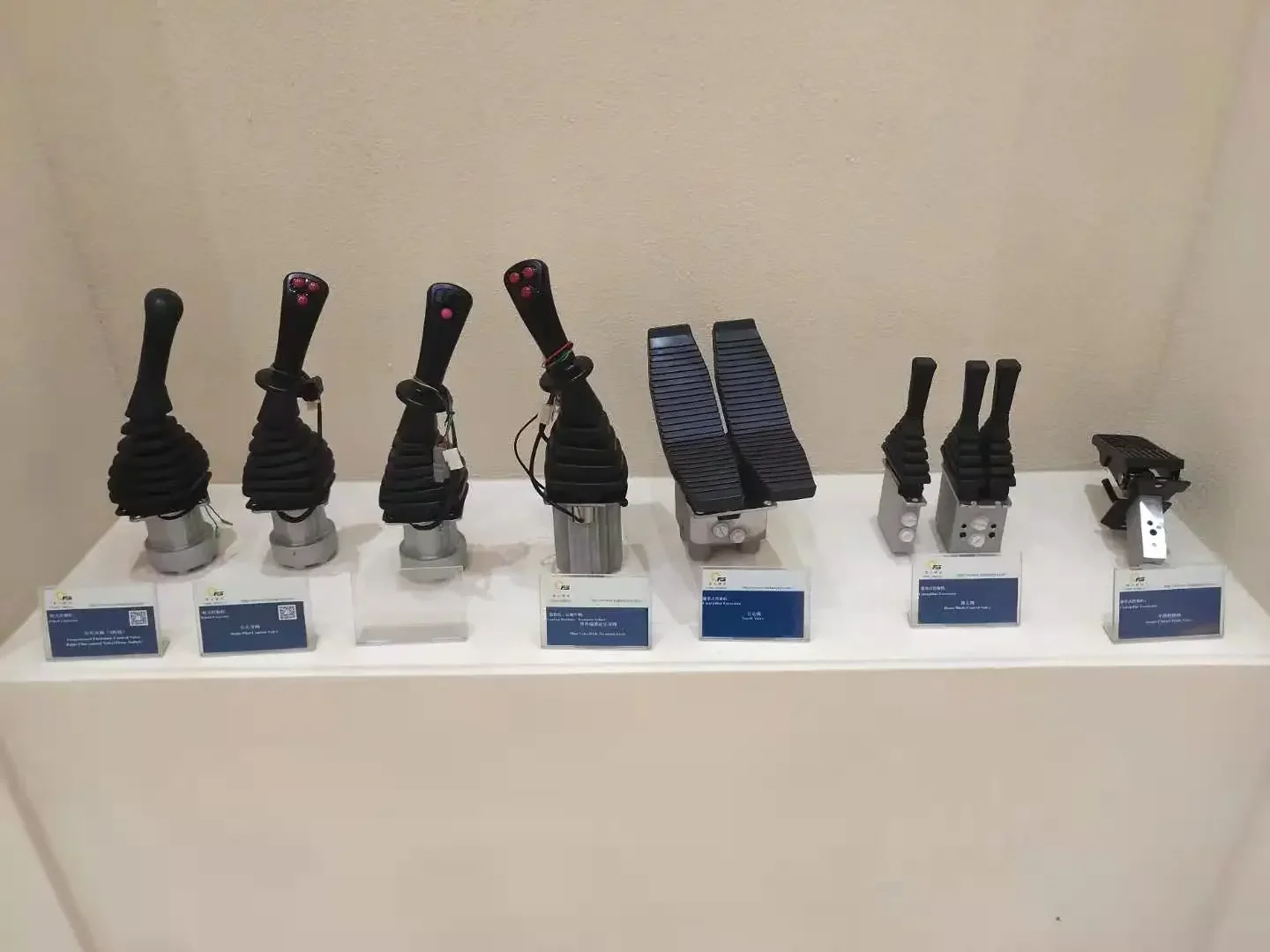

Новый OEM-клапан дистанционного управления 330D высокого качества, гидравлический пилотный клапан E320D, джойстик 320D