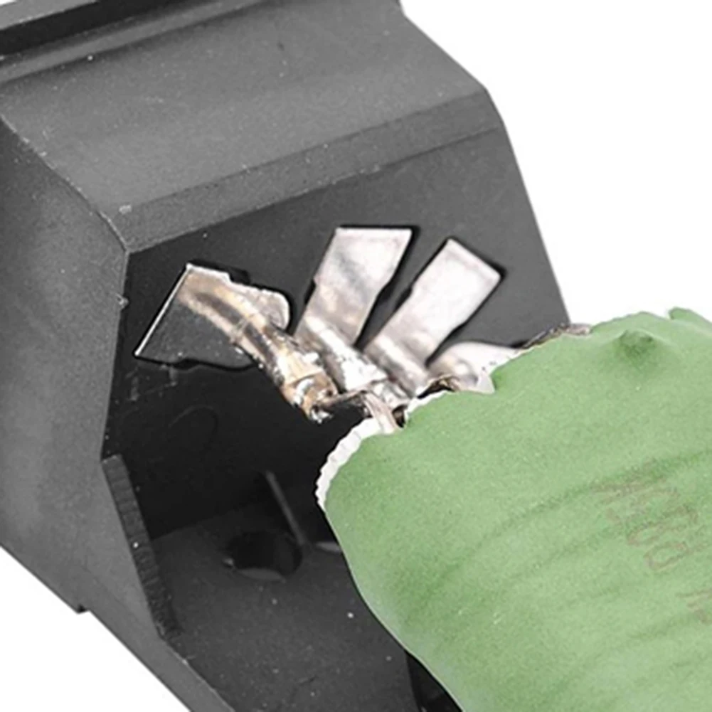 Black Heater Blower Motor Resistor E36 Heater Resistor Factory Specifications High Reliability Easy Installation