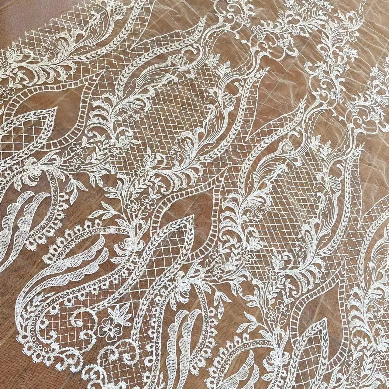 

Free Shipping 1Yard Bridal Lace Wedding Dresses Embroidery Fabrics Soft Mesh Tulle DIY Sewing Accessories 130cm Home Decorate