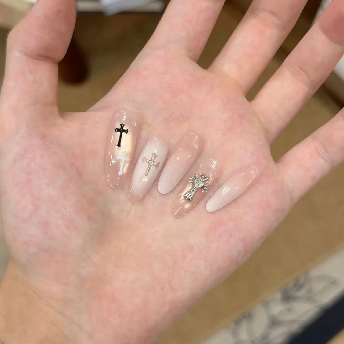 

Premium Handmade Press On Nails Cute Nude Pink Cat Eye French Broken Diamond Cross Design Reusable Fake Nail Art Accessories