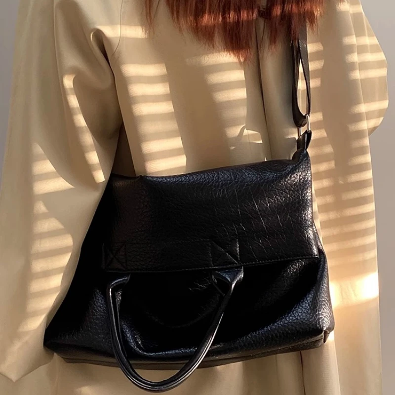 حقائب مكتبية للمرأة كبيرة سوداء مصمم حقائب كتف فاخرة حقيبة يد بولسا الأنثوية سعة كبيرة حقيبة السيدات عادية 2025