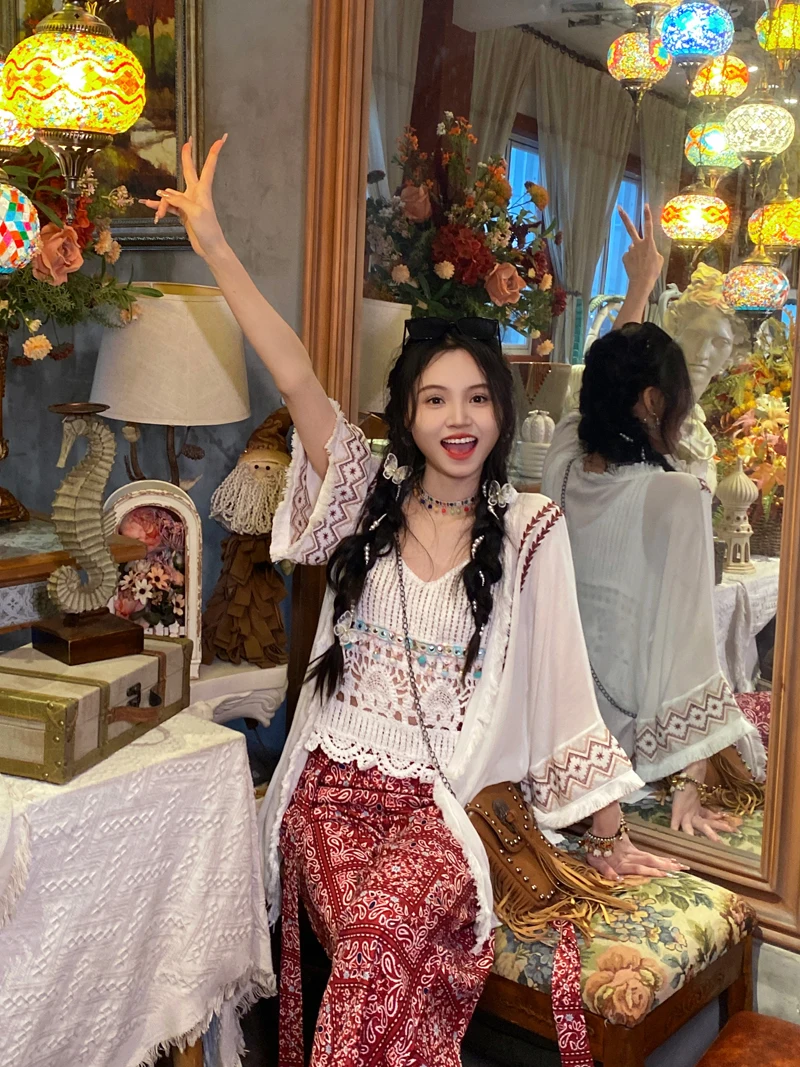 

Bohemian Vacation Loose Knitted Tube Top Summer Travel Outfit Sweet Style Pure Color Hollow out Loose Vest for Young Women