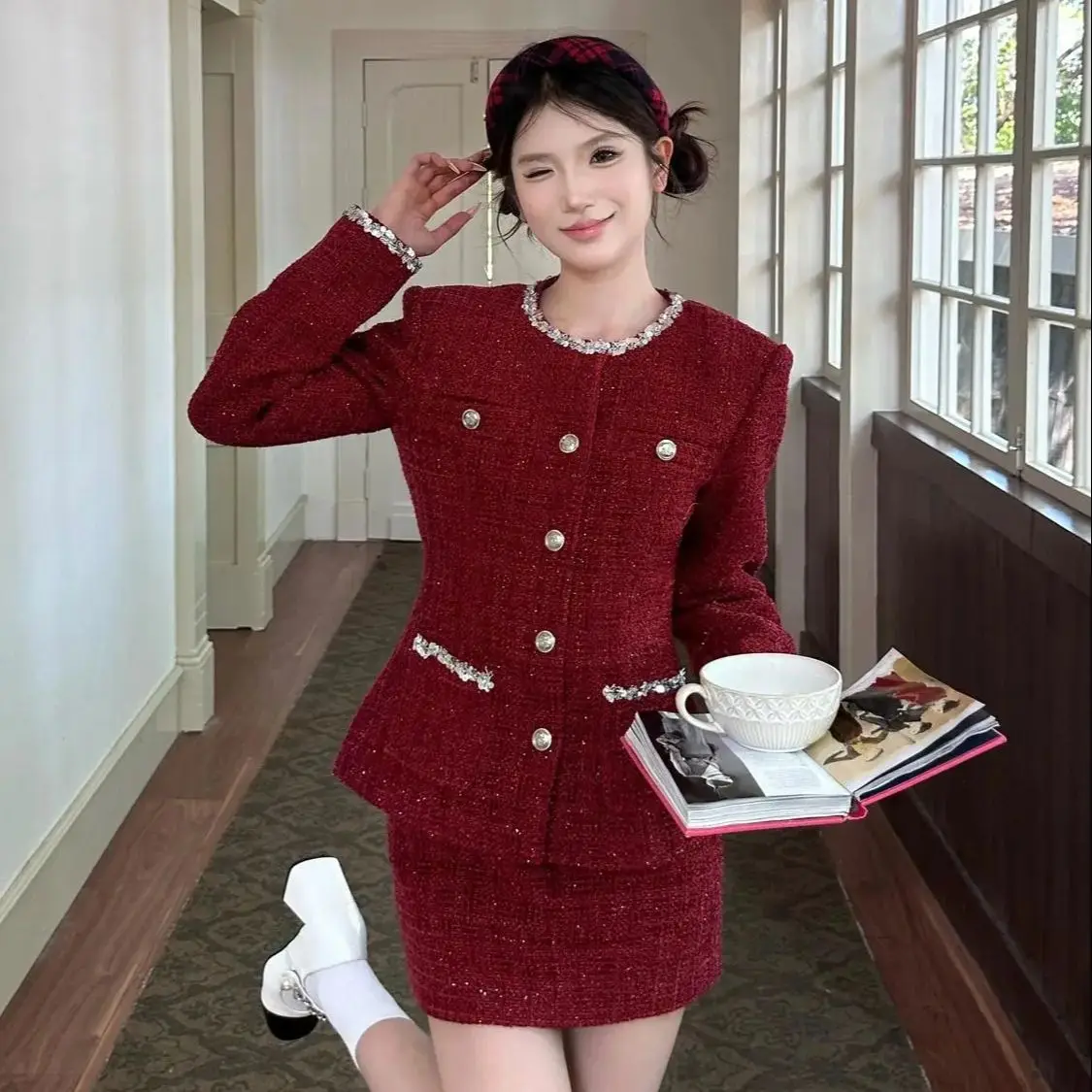 Celebrity Skirt Suit Small Fragrance Temperament Round Neck Studded Waist Coat Women 2024 Winter Hip-Covering