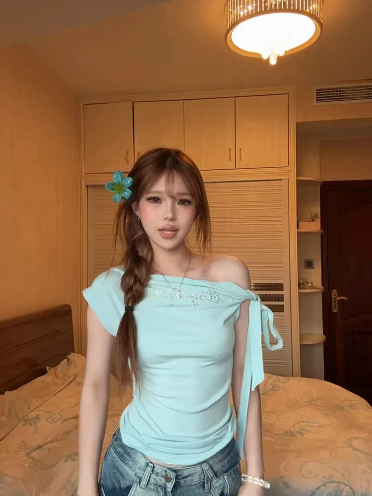 2025 New Women's ort Sve T-irt Slim Fit Waist Cinching Diamond Embellied Lettering Summer Faionable Casual Top