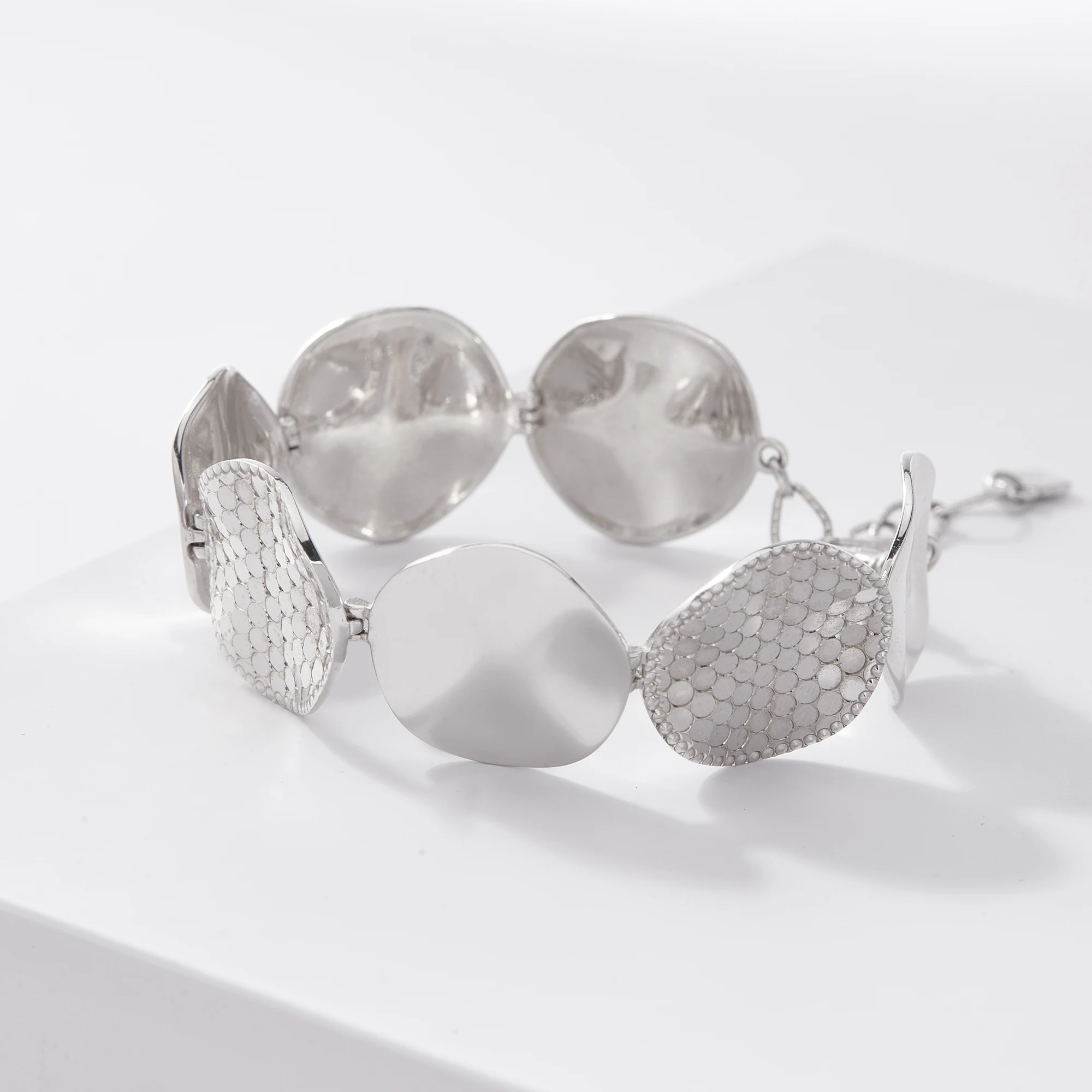 

LESHORE 2025 New Sterling Silver Starlight Bracelet for Women Light Luxury Niche Design High-end Elegant Versatile