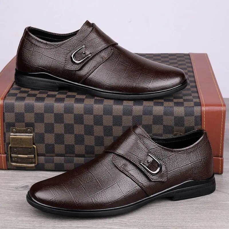 

Легкая кожаная обувь для мужчин, дышащая коричневая летняя распродажа, удобная воловья кожа в стиле ретро, роскошный размер 45, дизайнерская мужская повседневная обувь