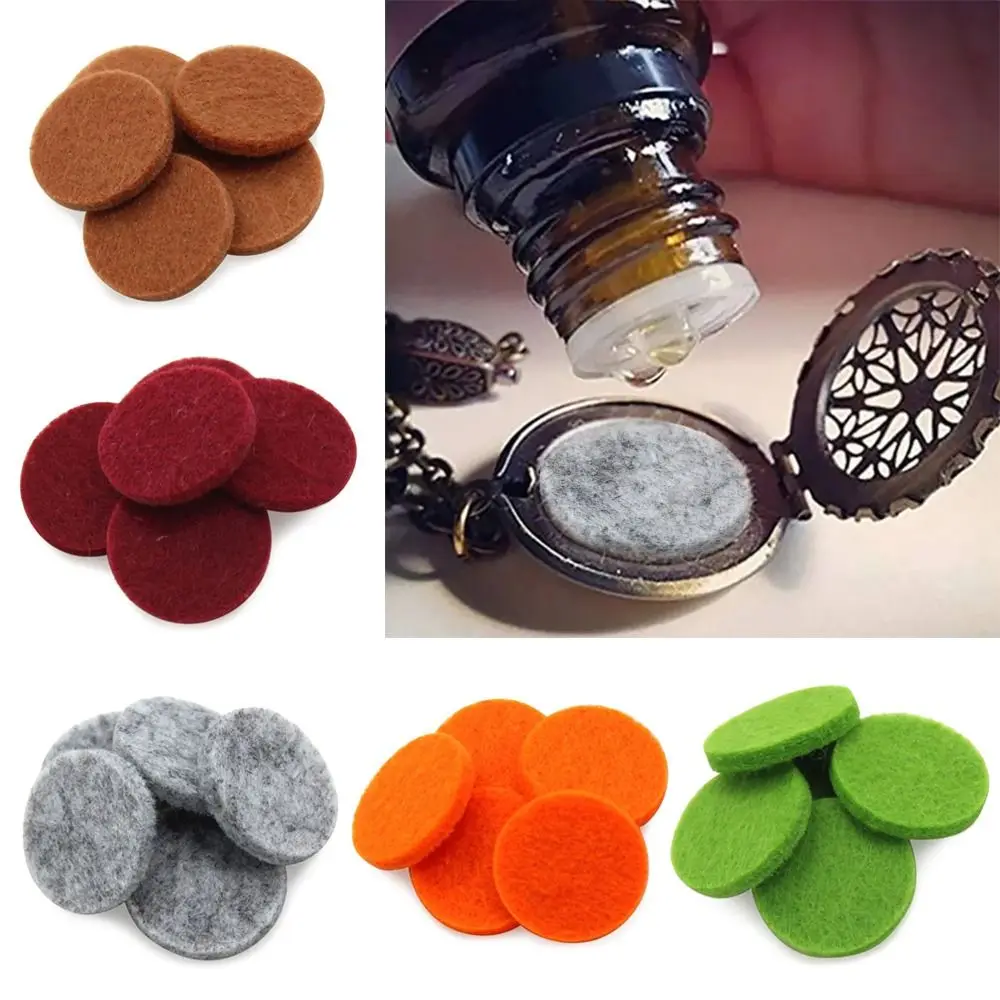 100 sztuk kolorowe okrągłe modne filcowe podkładki do aromaterapii 22mm pasują do 30mm dyfuzor olejków eterycznych medalion pływający medalion
