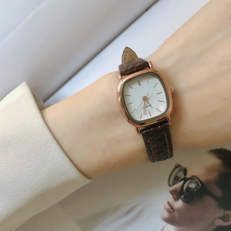 Retro Bruine Vrouwen Horloges Kwaliteiten Kleine Dames Horloges Vintage Lederen Armband Horloge Modemerk Vrouwelijke Envío Gratis