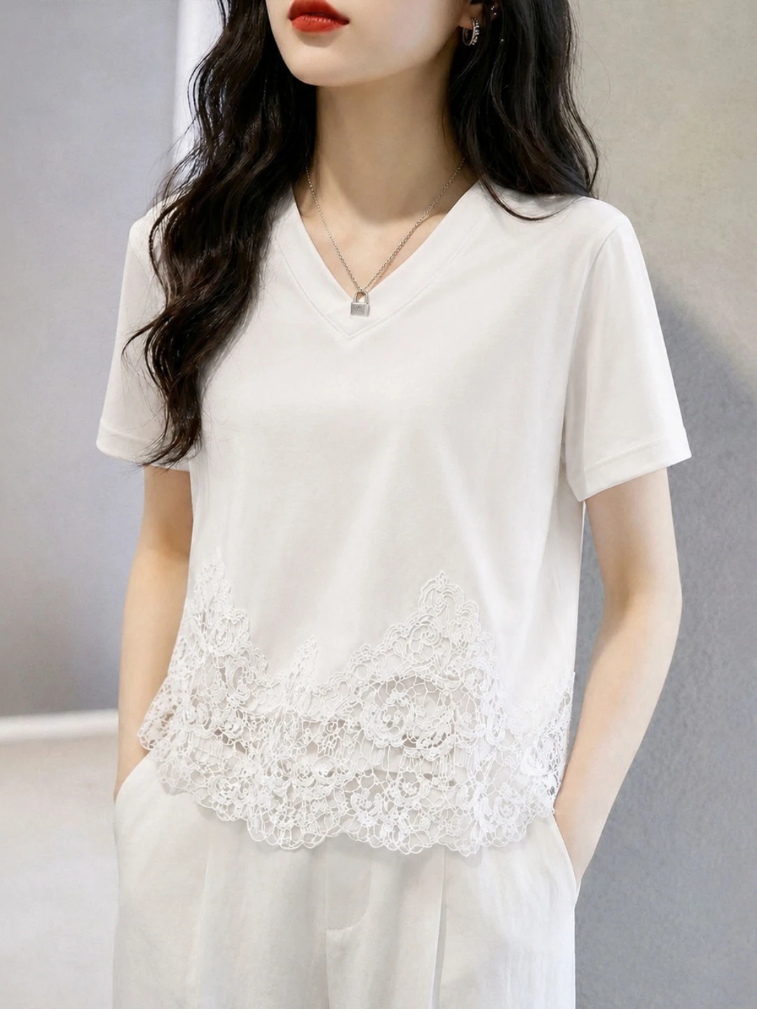 

Elegant V-Neck Lace Splice Short Sleeve T-Shirt Women's Fashion Summer Top Versatile Straight Cut Korean Style Commute Wear