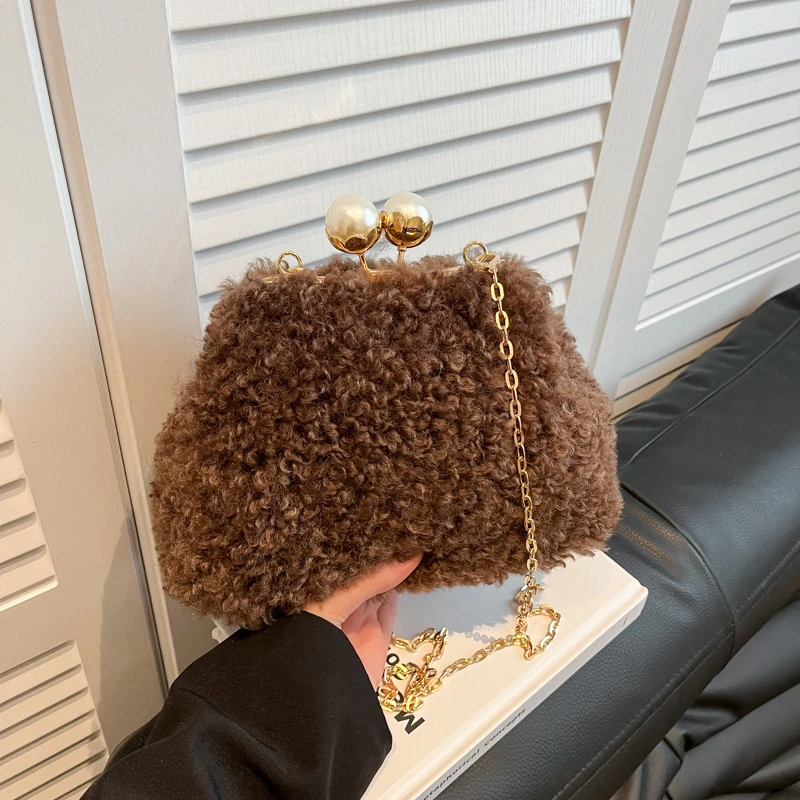 

Простота цепочки, модные однотонные одинарные мягкие плюшевые сумки на ремне, дизайнерский подарок, 2026, женские сумки большой вместимости