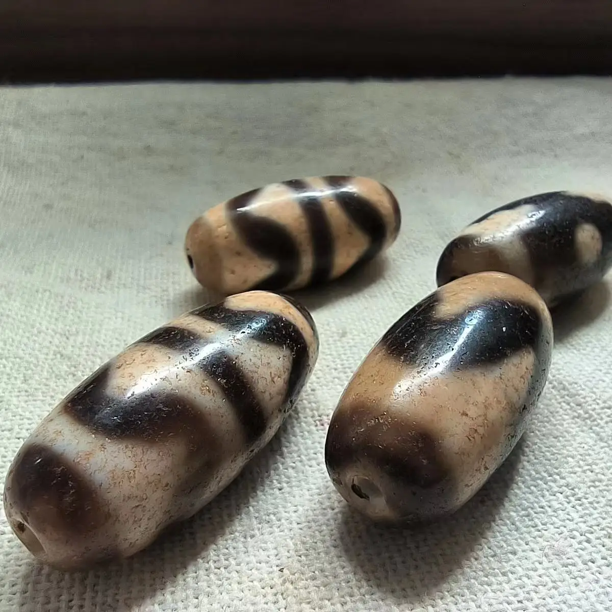 1pcs/lot Natural Old Agate Dzi various pattern oval beads jewelry Accessories with delicate weathering pattern jewelry amulet
