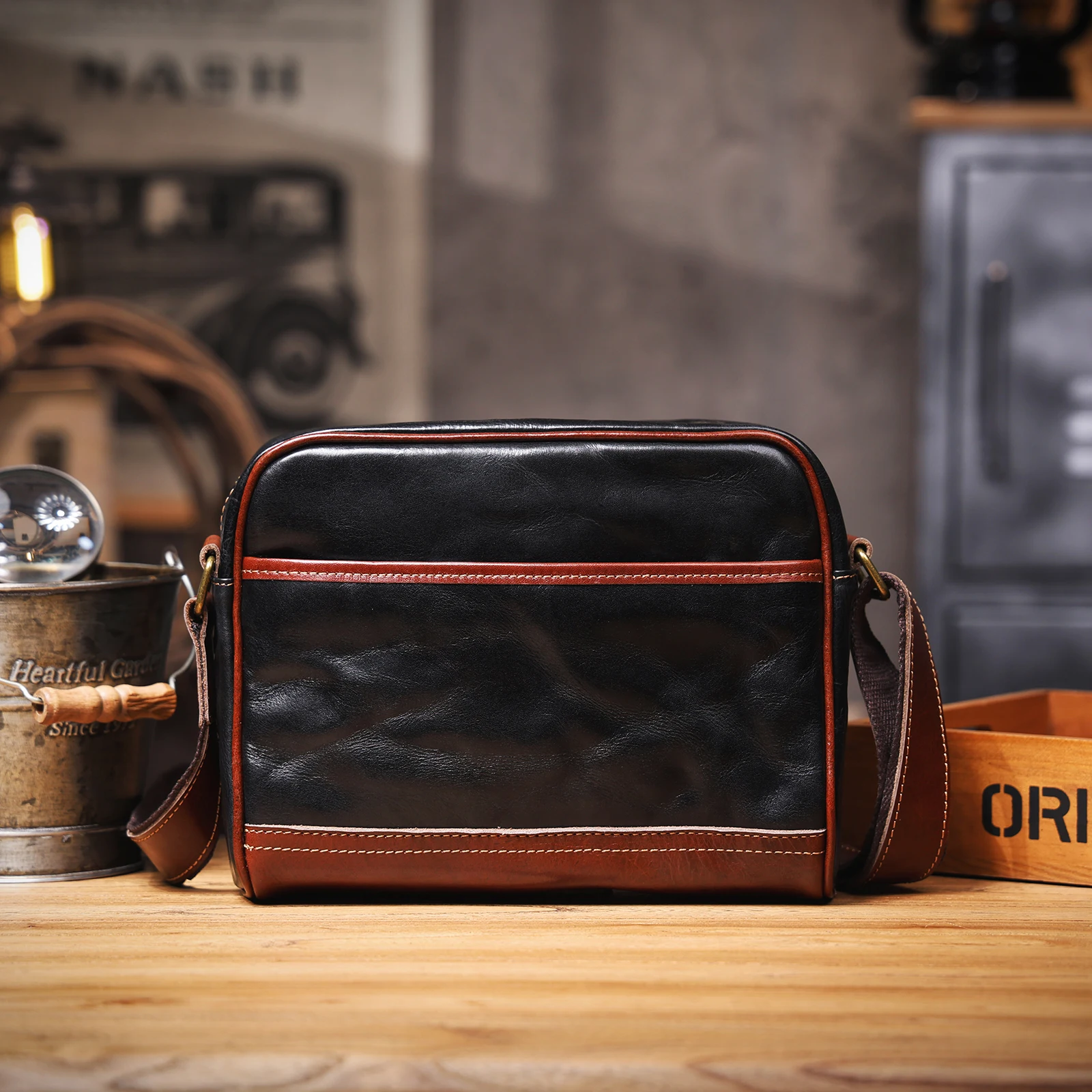 S.WORKER Vollnarbenleder-Umhängetasche für Herren Vintage Echtleder Herrenmode Schultertasche Messenger Bag – Detail 9