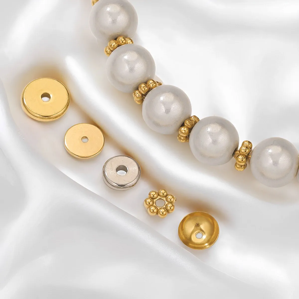 20–50 Stück Edelstahl vergoldet 18 Karat runde Blumen Spacer Perlen für DIY Halsketten Armband Schmuckherstellung Zubehör Großhandel